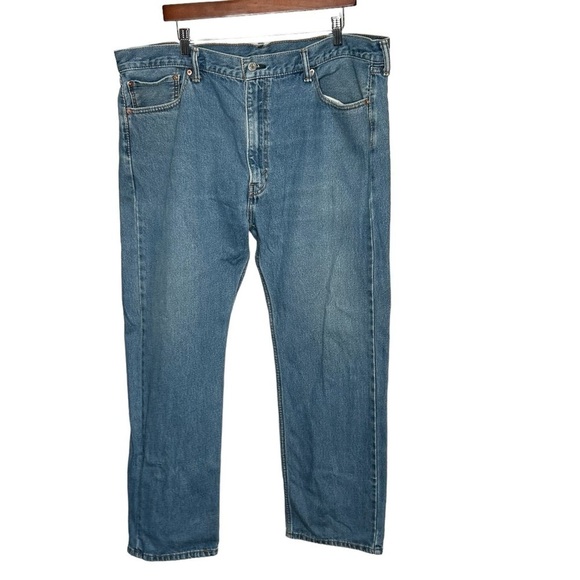 Levi’s Men’s 505 Regular Fit Jeans Size 42x30 Medium Blue Wash - Picture 1 of 4